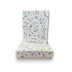 Doos en condoleanceboek van lokta papier met korenbloemen - set