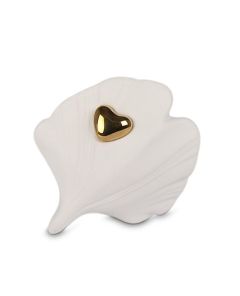 Keramische mini urn witte schelp met goudkleurig hart
