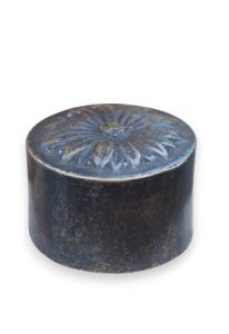 Bronzen mini urn met margriet