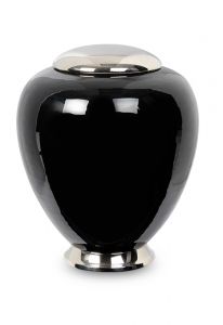 Zwarte messing urn met zilveren deksel