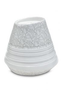 Porseleinen urn 'Maya' | Mat Platinum bladeren