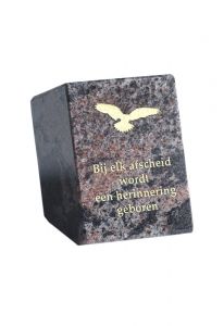 Gedenksteen met vogel