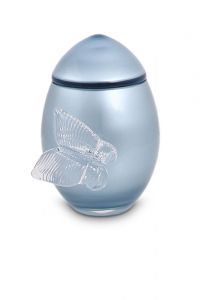 Blauwe mini urn van kristalglas met vlinder