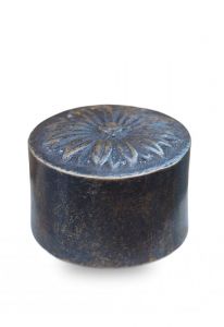 Bronzen mini urn met margriet