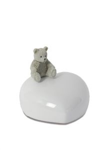 Glasfiber mini urn Teddybeer op hartje