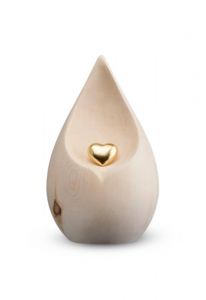 Druppel urn met goudkleurig hartje van onbehandeld grenen