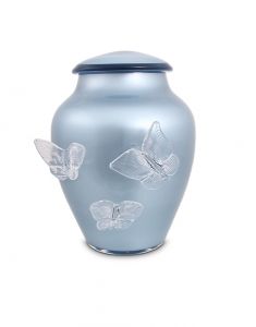 Glazen urn met vlinders blauw